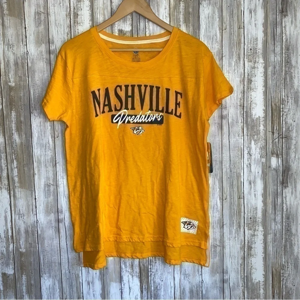 NHL Nashville Predators Women’s Large Yellow Graphic Tee Hockey Shirt NWT - Picture 2 of 6